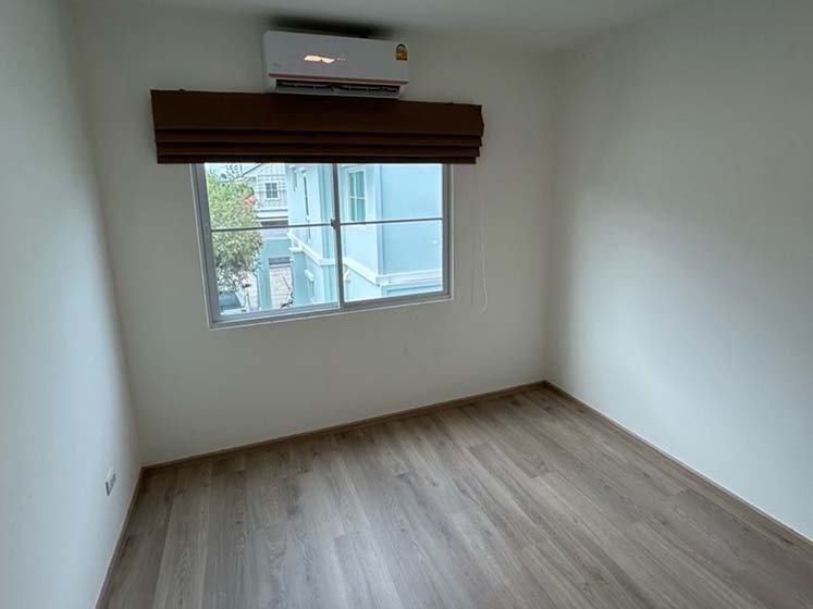 House with Shared Pool in Bangnatrad 